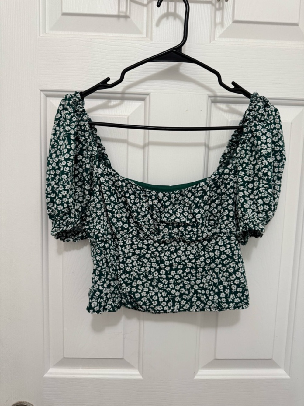 Divided Green Floral Puff-Sleeve Crop Top